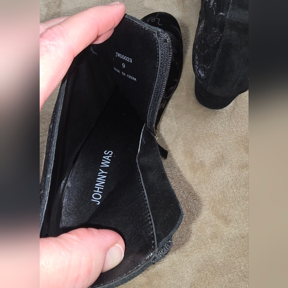 Johnny Was Floral Embroidered Black Ankle Boots Size 9 - Picture 11 of 15